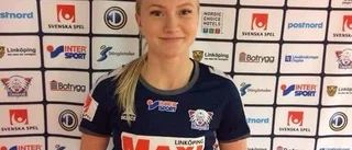 Hon gör A-lagsdebut i LFC