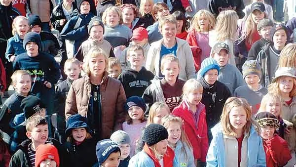 Hoppet gav inga mätbara vibrationer i marken. Men 300 000 elever runt om i Sverige hjälpte till med experimentet.