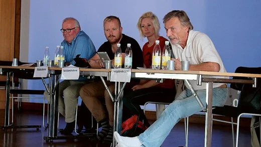 Utesluts ur facket. Det var under den här debatten som Sandor Högye (SD) kallade människor från Mellanöstern för "kannibaler" och "huvudjägare". Dessa uttalanden ligger till grund för att Metall väljer att utesluta Sandor Högye ur facket.