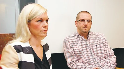 Christin Rampeltin-Molin som är ordförande för barn -och utbildningsnämnden och Jörgen Jonsson rektor på Västerviks gymnasium.