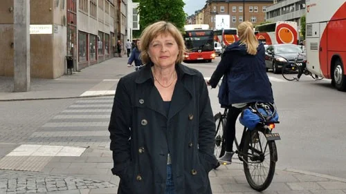 Ulla Andersson vill att fler vuxna ska vara ute på skolavslutningskvällen.