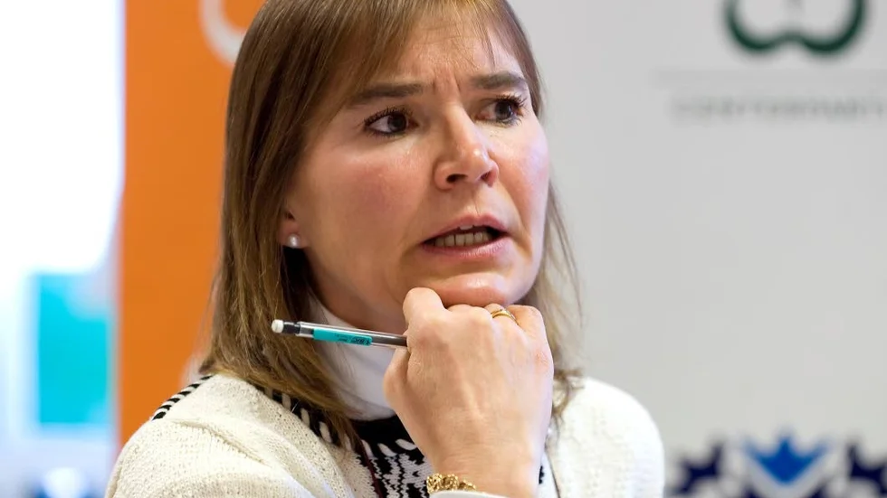 Betty Malmberg. Bekämpar statens förbud mot gårdsförsäljning av alkohol.