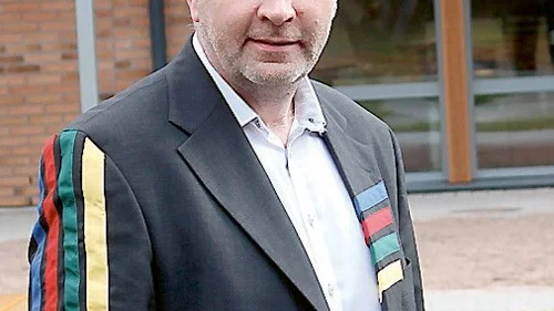 Trots att Vimmerby sjunker på Lärarförbundets rankning av landets skolkommuner tycker Magnus Gustafsson (M) att skolväsendet i Vimmerby är på rätt väg. Målet är en plats bland de tio bästa redan nästa år.
