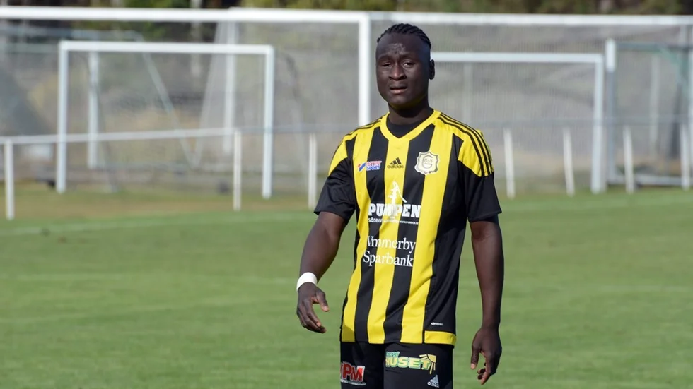 Det tog bara tre minuter innan Abrahim Jabateh, här i Gullringens tröja, nätade för sin nya klubb Hultsfreds FK.