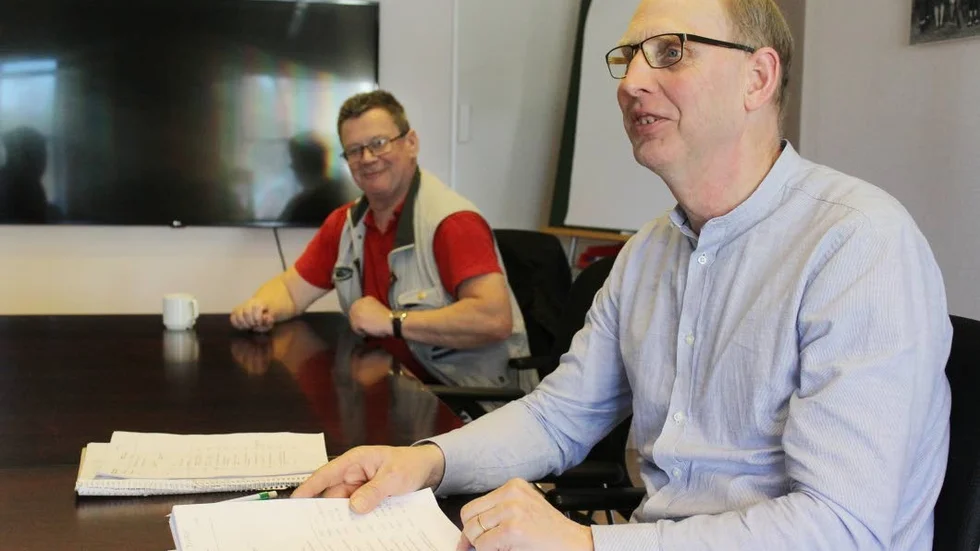 Det blir ingen ny tidmätning av hemtjänsten. "Istället kommer det fokuseras på personalkontinuitet och kontaktmanskap", säger Per-Inge Pettersson och Jonny Bengtsson. "Vi har sett att ekonomi och kvalité ofta hänger ihop."