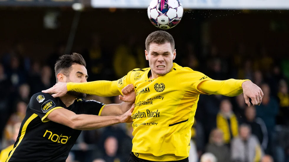 Jacob Bergström (till höger) är tillbaka i den gulsvarta tröjan. Arkivbild.