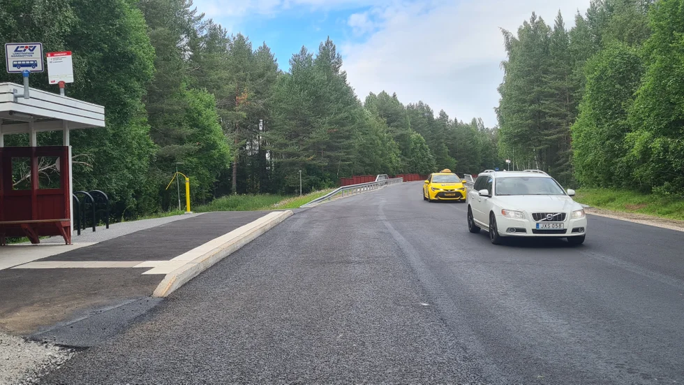 Vid lunchtid på torsdagen öppnades Bensbyvägen igen, två månader tidigare än beräknat.