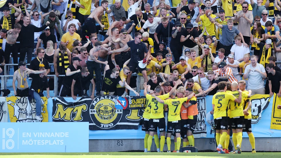 Mjällby chockade Malmö på Eleda stadion.