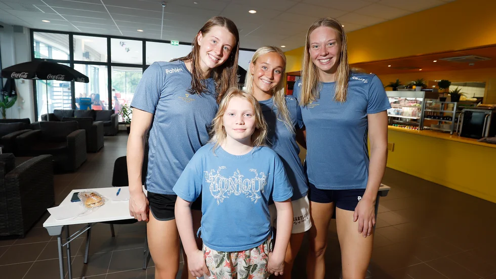Eskilstunabon Emma Jäderlund, 11 år, tillsammans med (fr. v.) Sophie Hansson, Hanna Rosvall och Louise Hansson.