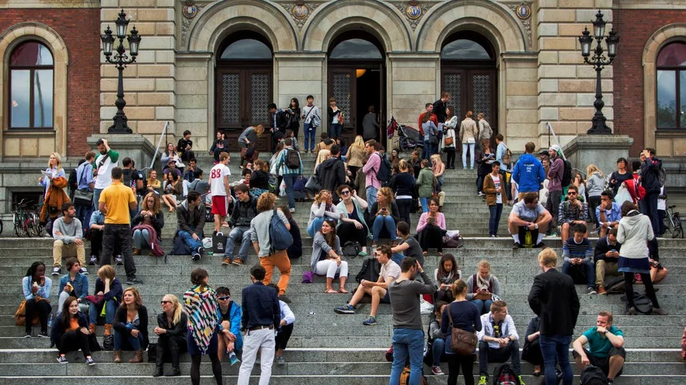 Uppsala studentkår anmäler en institution vid Uppsala universitet för att studenternas arbeten inte betygsätts inom rimlig tid.