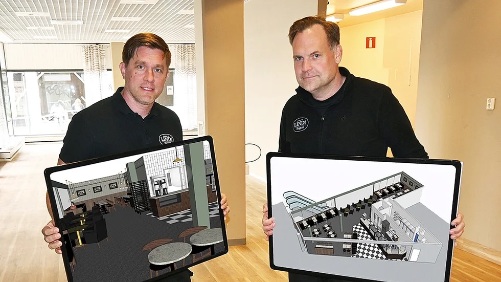 Markus Larsson och Magnus Olsson från Gyllen Linds Bageri AB med skisser på den tilltänkta lokalen i Motalagallerian. Skisser från Point Properties.