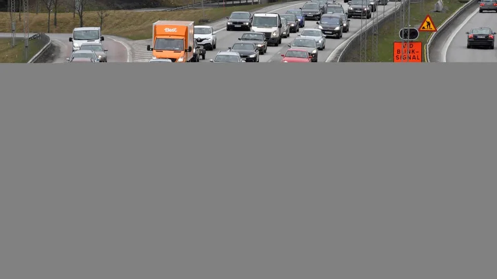 STOCKHOLM 20170413
Köer vid Vårberg söderut på E20 på torsdagseftermiddagen. 
Foto: Jonas Ekströmer / TT / kod 10030