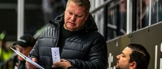 Tidigare VIK-tränaren är mitt i kvaldramatiken