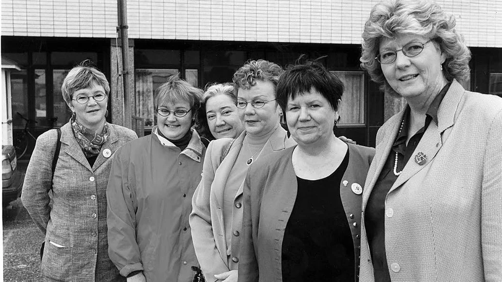 September 1998: S-kvinnor besöker sjukhuset i Boden. Fr v: Eva Hedqvist-Petersen, Yvonne Stålnacke, Ros-Marie Norberg-Lundh, Britt Rutström, Ulla V Holmström och Eivor Blomdahl-Hellström.