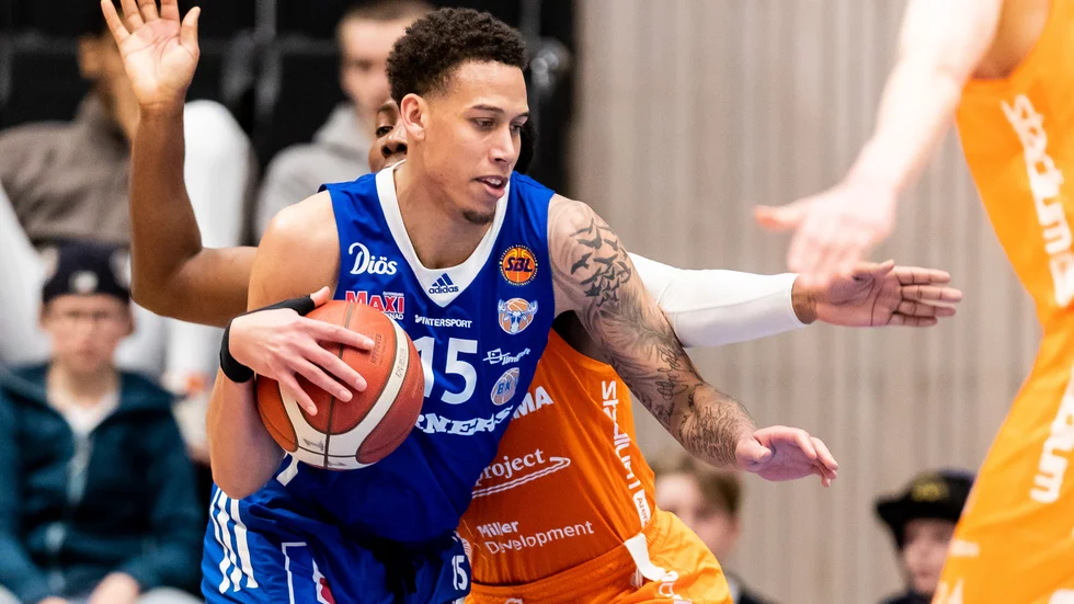 Vände matchen för Jämtland – Pierre Hampton. Därför väntar minst en semifinal till i dramat. Med Dolphins som hemmalag, i Stadium arena.