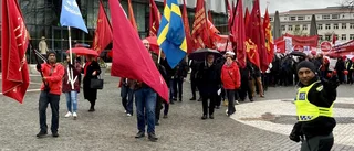 Över hundra personer deltog i första maj-tåg