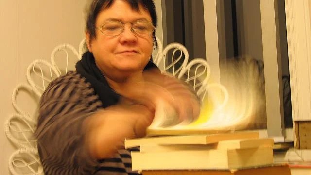 Monika Lantz, Vadstena, har öppnat stadens tredje antikvariat. Bild: GERD MELLBERG