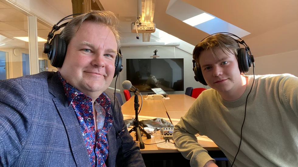 Radiosnack. Jonatan Häggström Wedding gästar Sportsnack hos Jens Bollius denna vecka. Ett snack om tysk liveidrott, speedway, bandy och att inta Linköping.