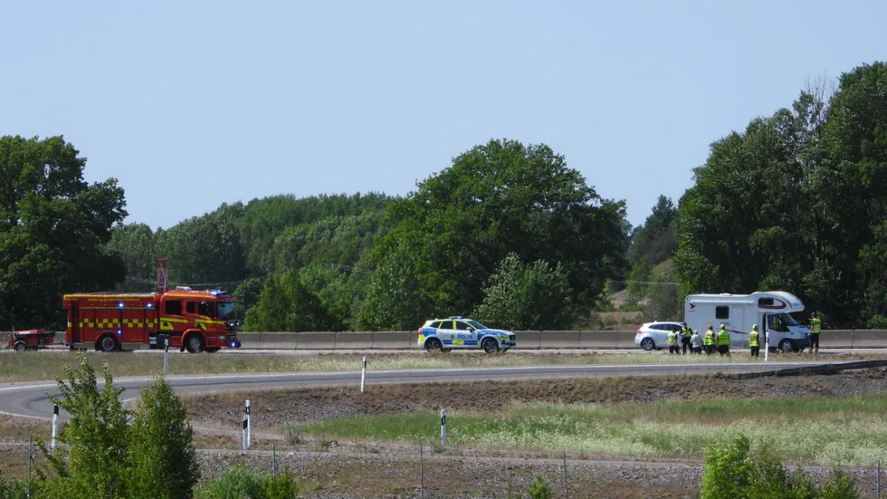 Räddningstjänsten larmades till Klingaavfarten på E4 på onsdagen, då en person sett hur det kom rök från en husbil.