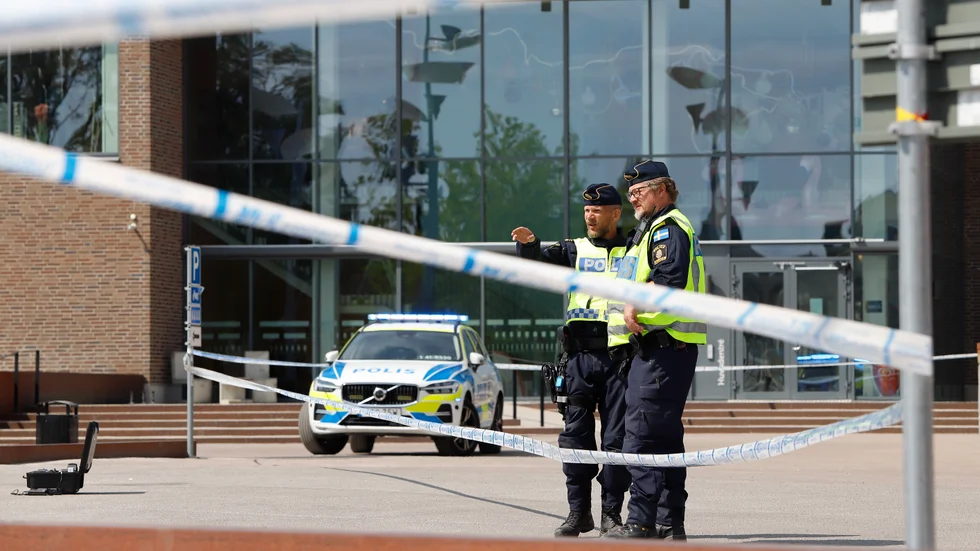 Knivdramat i Munktell förra veckan har fått insändarskribenten att efterlysa hårdare tag mot unga våldsbrottslingar.