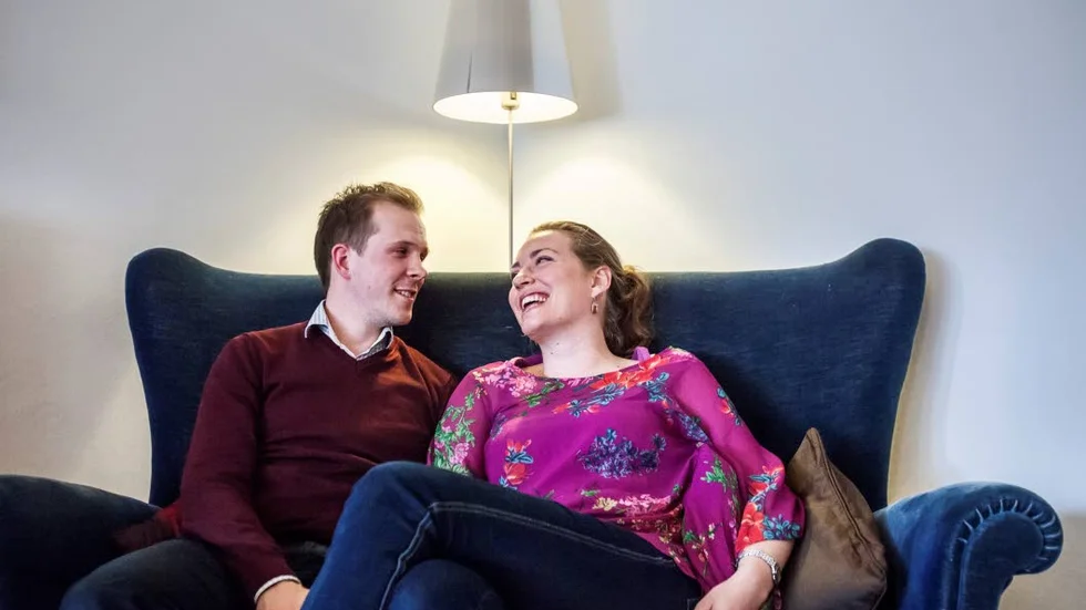 Erica Närlinge och Benny Lindholm träffades via politiken och fattade dessutom tycke för varandra delvis på grund av sina politiska värderingar.