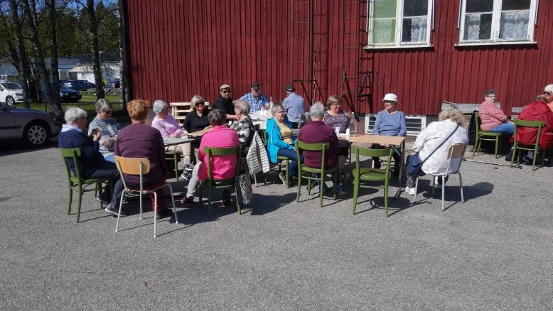 PRO-medlemmarna njöt i solskenet.