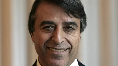 Ismail Kamil (fp).