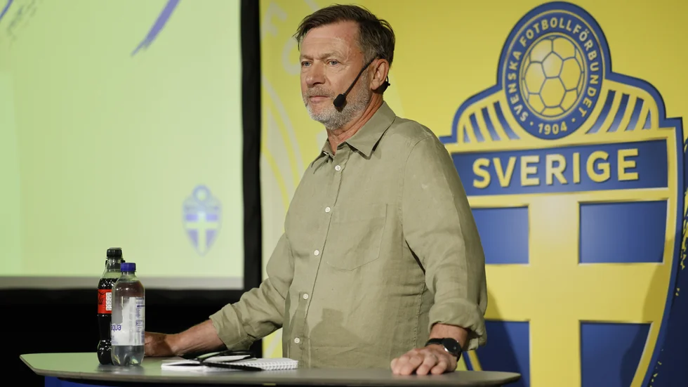 Förbundskapten Peter Gerhardsson har tagit ut VM-truppen.