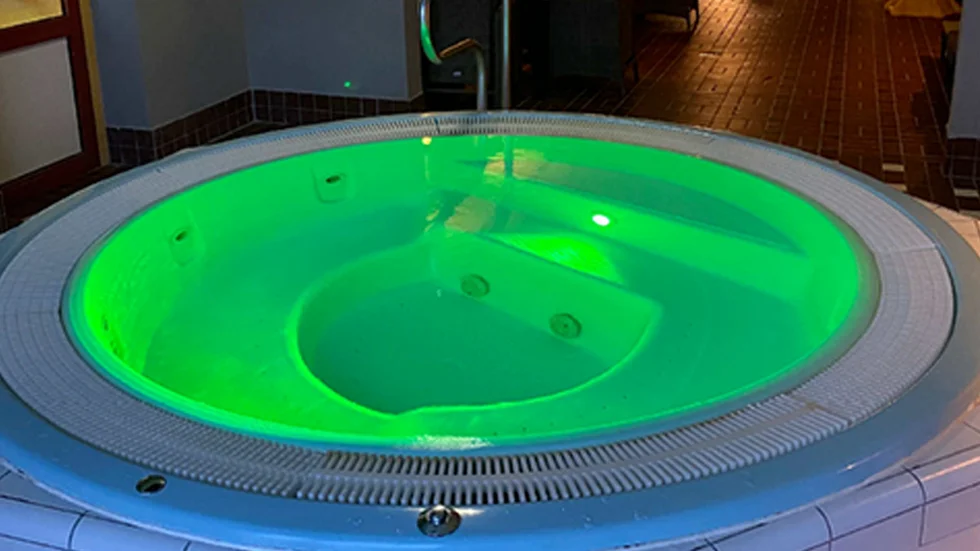 Bild på bubbelpoolen från polisens förundersökning.