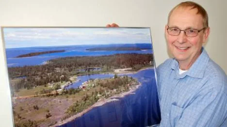 Informationschefen Nils Sundberg älskar Luleå skärgård och Småskär där stugan finns. " Det är nog det bästa jag vet att få åka dit".