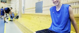 ...och lillebror Grahn tar på sig landslagströjan