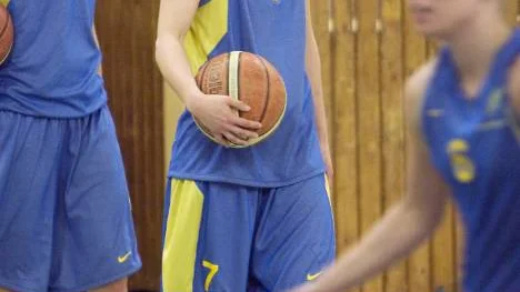 Johanna Källman, i mitten, tränade med Luleå Basket igår. Nu kan landslagsstjärnan tänka sig en flytt från Norrköping.