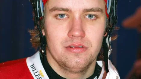Kristoffer Bergdahl hade målkalas när Kalix besegrade Västanfors med 10-4. Hälften av Kalix mål kom från Bergdahls klubba. "Det gick väldigt bra idag. Jag är nöjd med min insats. Vi fick en bra avslutning på säsongen", säger matchvinnaren själv efteråt.