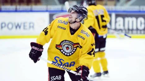 Cam Abbott är glad att elitserien äntligen drar igång igen efter OS-uppehållet. Nu vill han klättra med sitt Luleå i tabellen.