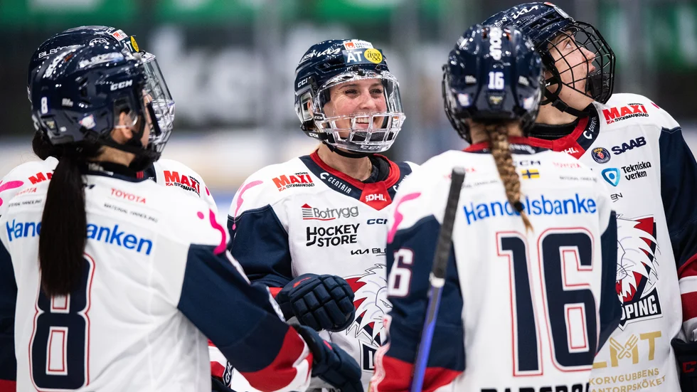 Josephine Asperup blir kvar i LHC.