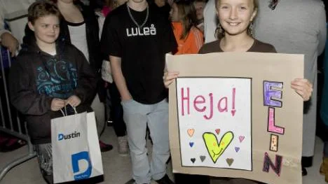 Ida Hedqvist, 10, är i valet och kvalet. Å ena sidan håller hon på Elin, på andra på Minnah.