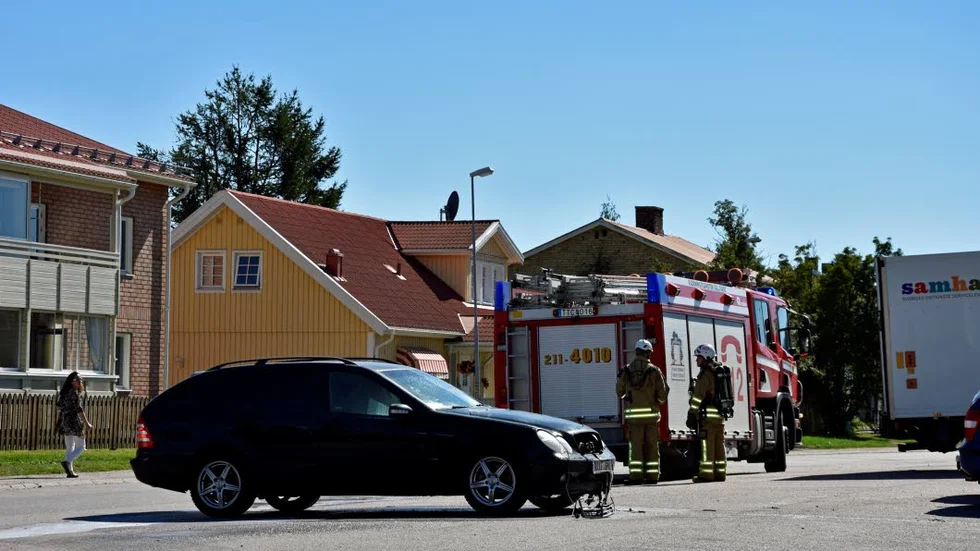 Bilbrand. En bil fattade på fredagsförmiddagen eld på Industrigatan i Gällivare.