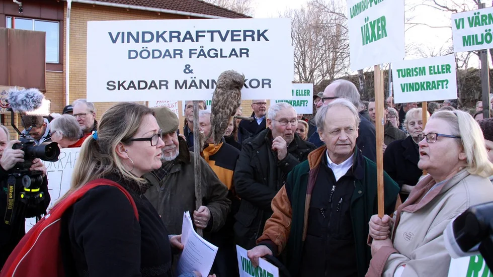 Skilda åsikter. Kommunalrådet Pia Tingvall (C) förespråkar vindkraft till skillnad från delar av befolkningen i Södra Kinda.