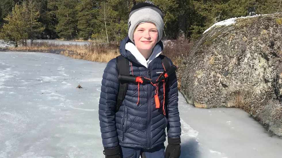 Valdemar, 12, tycker att man ska respekt för isen.