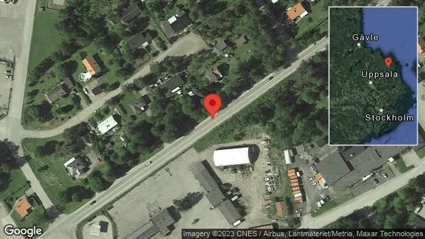En personbil i trafikolycka på väg 76