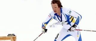 Han håller ännu