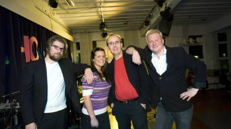 Kenth Wärjas, dansorkester från Boden, hörs med två låtar i filmen "Vi hade i alla fall tur med vädret - igen", som har premiär nästa fredag. Från vänster: Jonas Nordqvist, Amanda Bergenudd, Kenth Wärja och Jörgen Johansson.