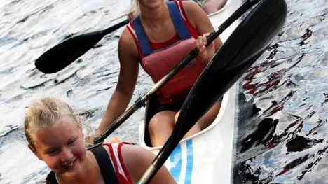 Maja Strömgren, Frida Lindfors, Elina Lineruth och Saga Wallerström paddlade hem ett SM-brons.