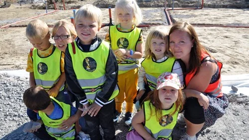 Förskolebarnen kommer snart att få en ny skola. Foto: Claes Lundkvist