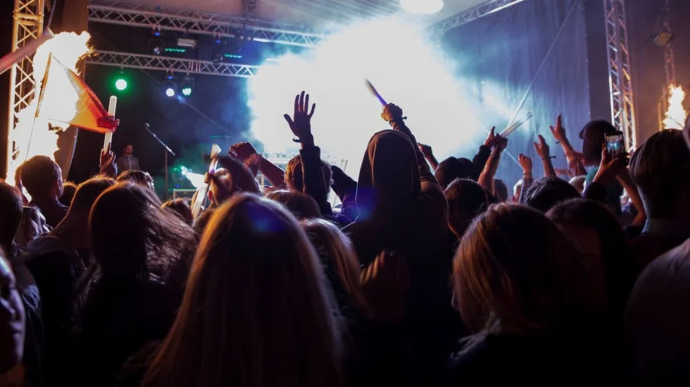 Ofredande. Flera kvinnor har anmält att de blivit utsatta för sexualla ofredanden på Löga beach party.