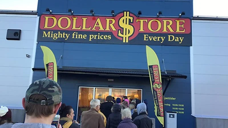 När Dollarstore öppnade i Enköping förra året var det rusning till butiken.