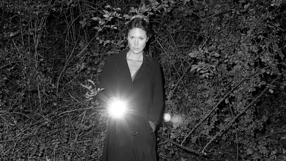 Josefine Klougart (född 1985) är en av de mest uppmärksammade unga författarna i Danmark. Hon har redan blivit nominerad till Nordiska rådets litteraturpris två gånger.