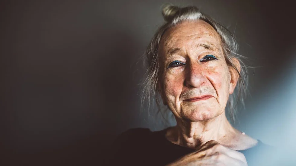 Alice Staffan Beckman (född 1934) har sedan debuten 1963 med "Alla var rädda" gett ut ett tjugotal böcker.
