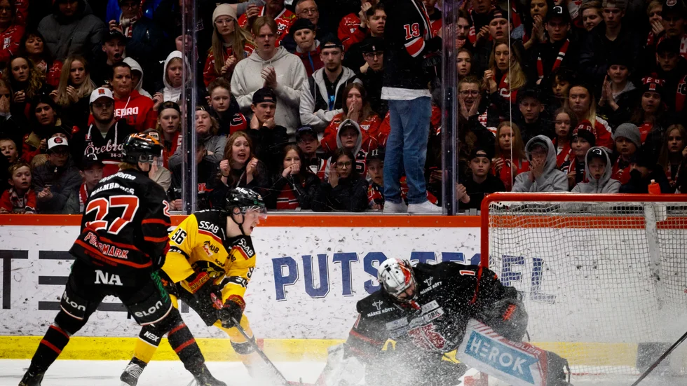 Pontus Andreasson grundlurade Jhonas Enroth när han satte 2–1 för Luleå.