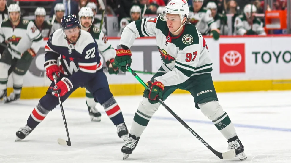 Johan Larsson har gjort sin första poäng i Washington-tröjan.